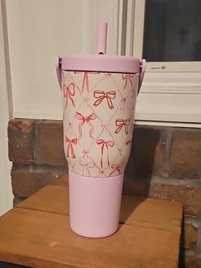 Brumate Pink Bow Pattern 35 OZ resa  Tumbler with Straw